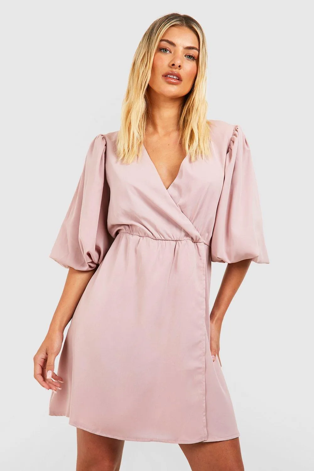 Robe portefeuille à manches bouffantes